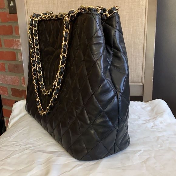 Authentic CHANEL large TOTE bag lamb skin leather - Picture 6 of 17